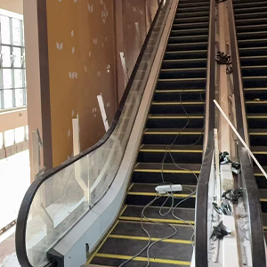 商场电梯扶梯护栏安装