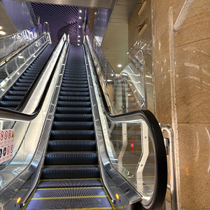 天津站电梯扶梯护栏安装效果