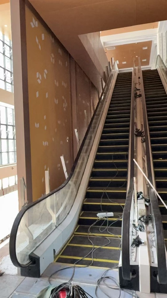 扶梯护栏安装 扶梯护栏安装